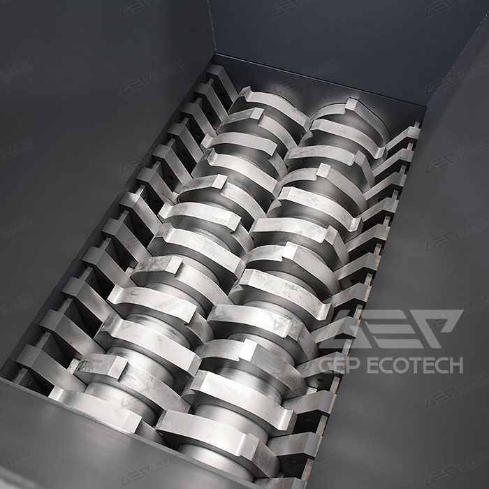 Double-shaft shredder