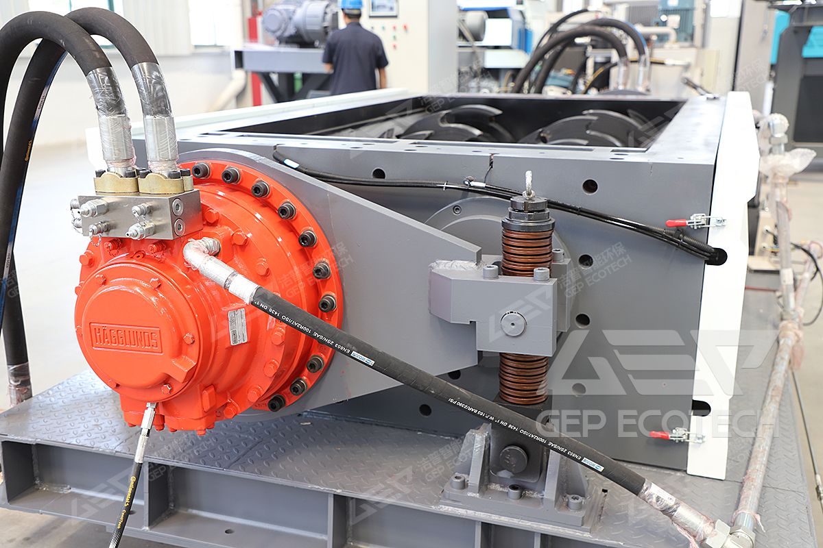 Wood Pallets Pre-Shredding Machine