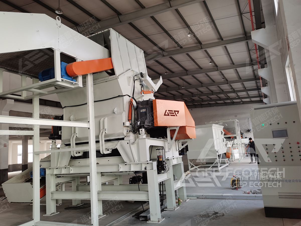 Single-shaft fine shredder Single-shaft fine shredder