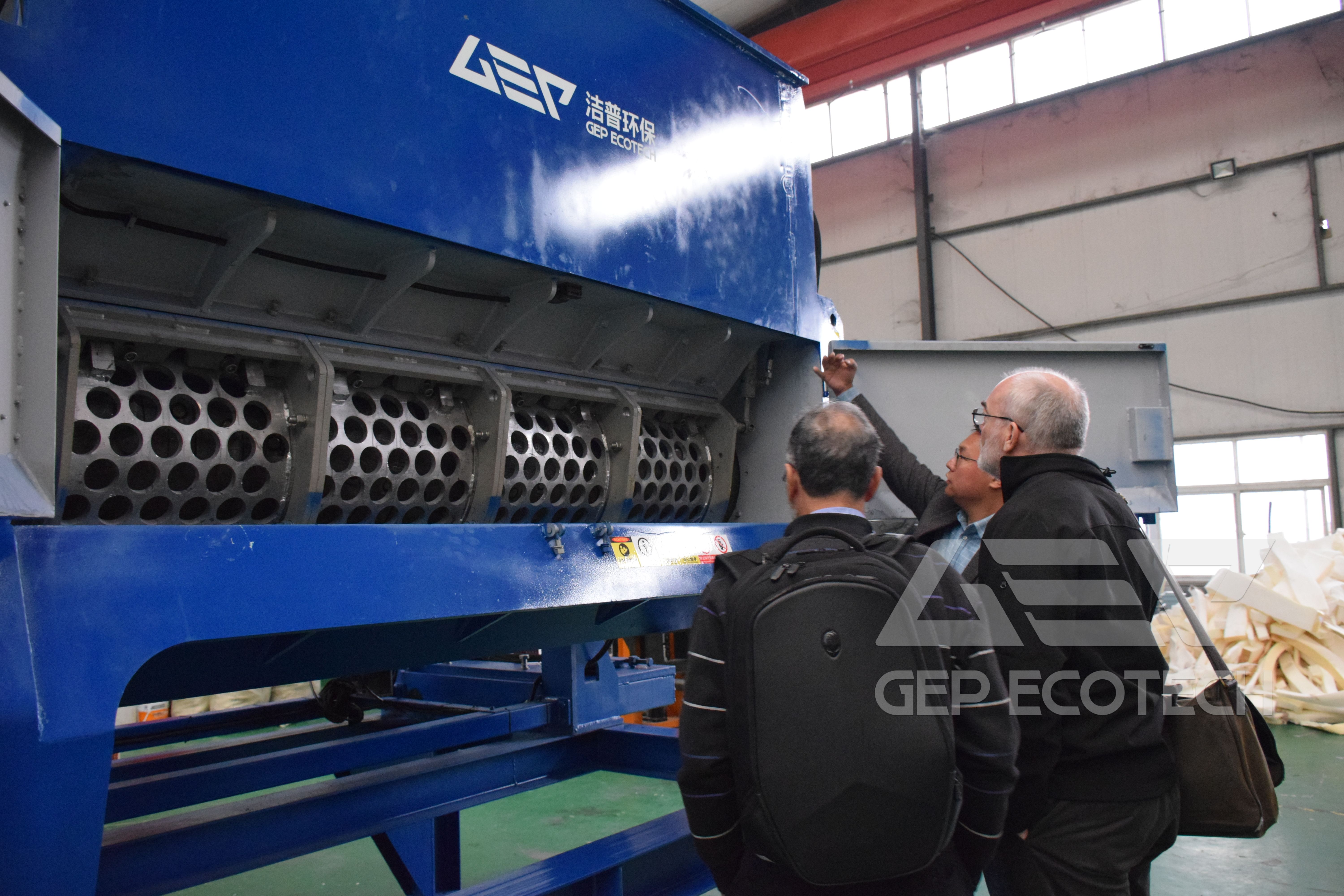 Single shaft shredder