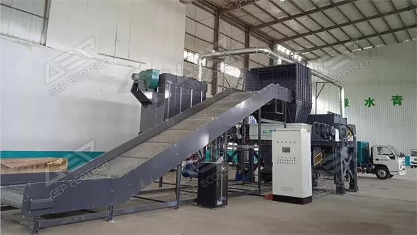 Solid waste shredder