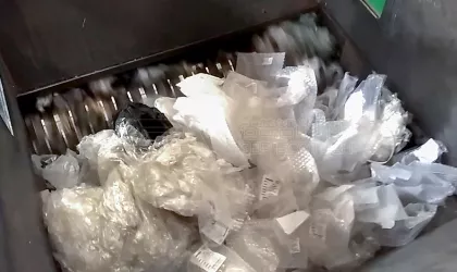 Plastic Film Fine Shredding with Single Shaft Shredder