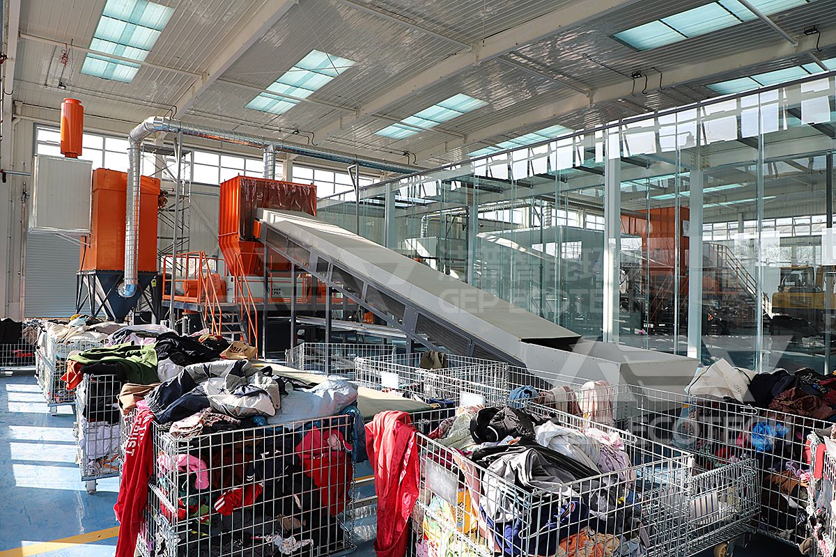 Two Shaft Clothes Shredding Machine Two Shaft Clothes Shredding Machine