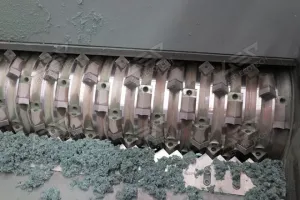 Shredder for a plant of viscose rayon cellulose bamboo fiber