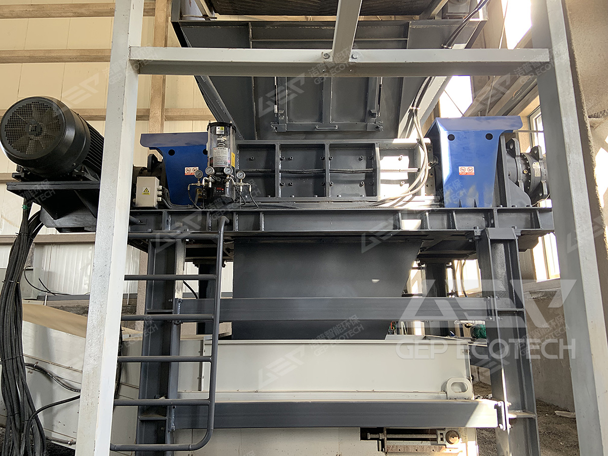 Double-shaft shredder Double-shaft shredder